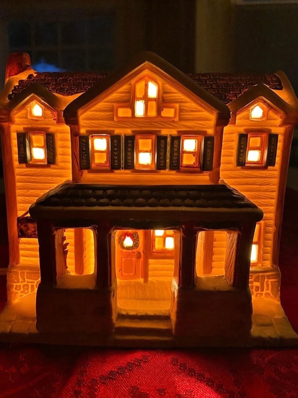 It’s A Wonderful Life Christmas Village Lighted House. 1995